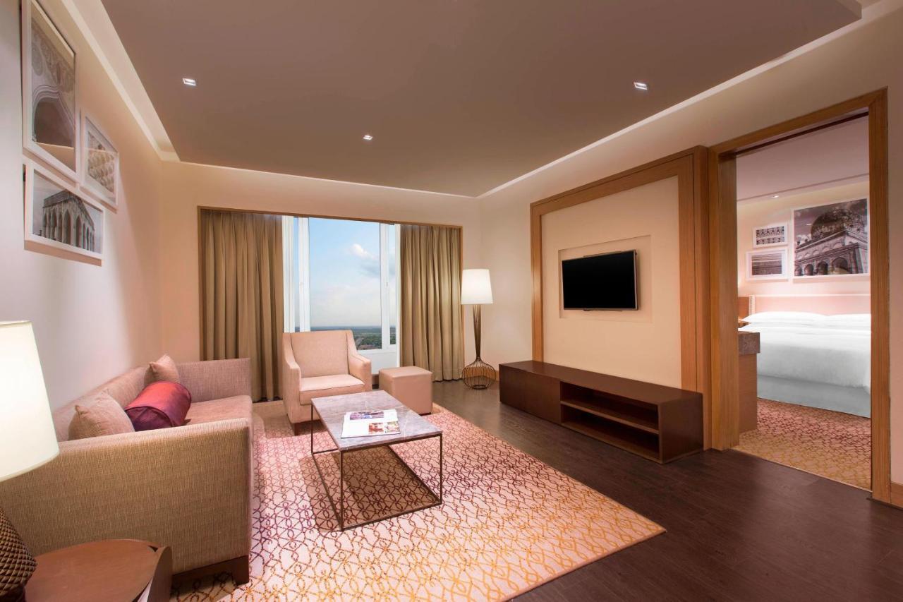 Sheraton Hyderabad Hotel Esterno foto