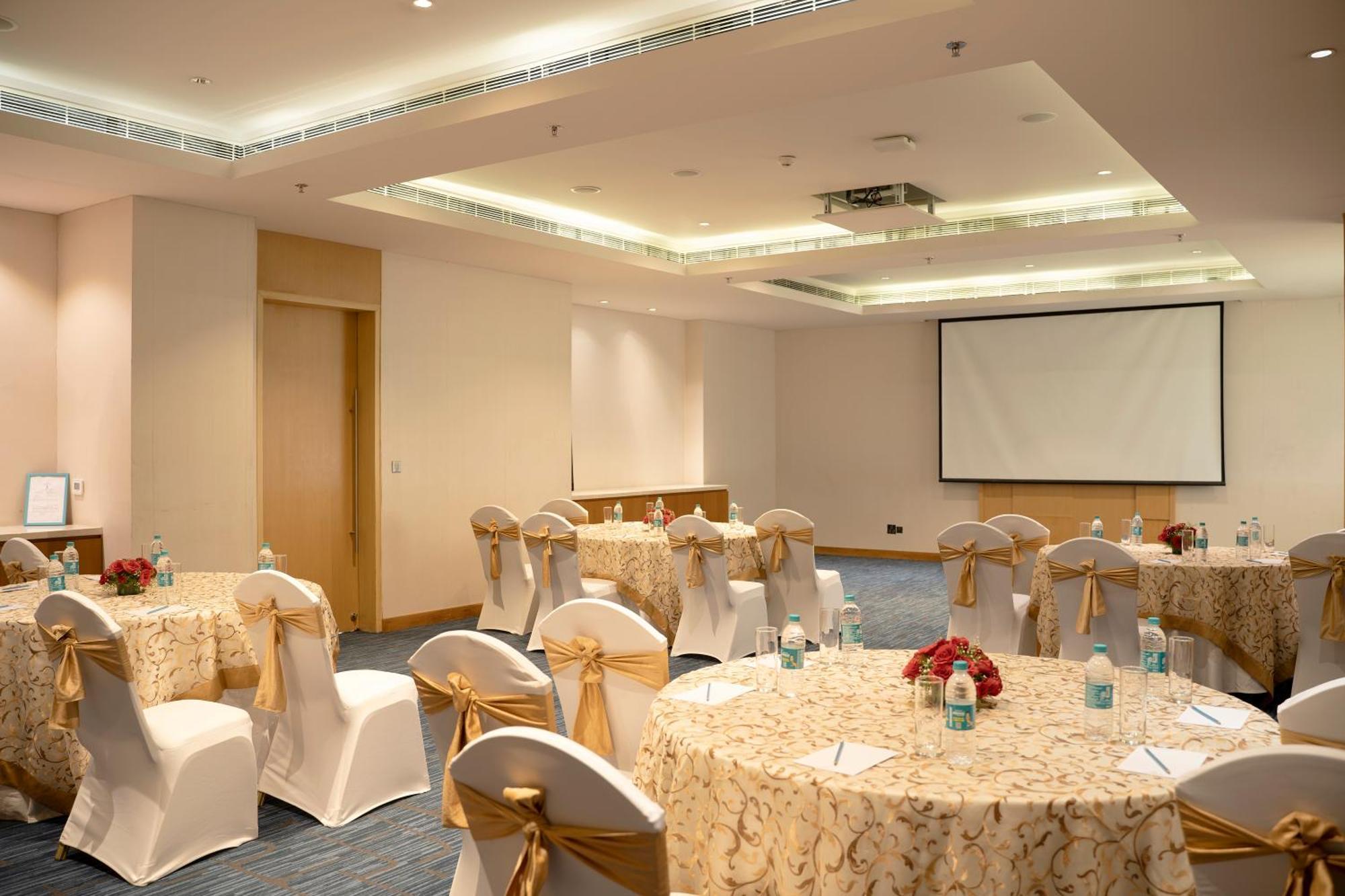 Sheraton Hyderabad Hotel Esterno foto